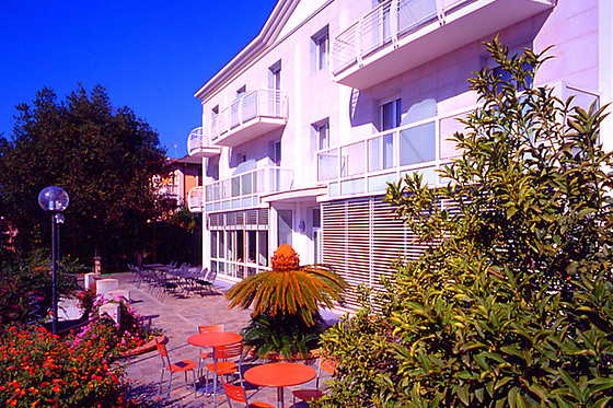 Hotel Palace - photo 0