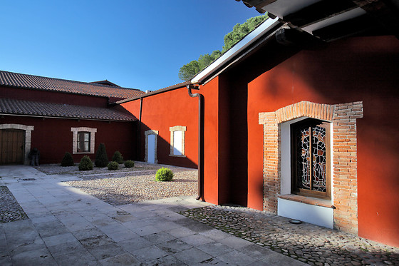 BODEGA FINCA VILLACRECES & BODEGA IZADI - photo 27