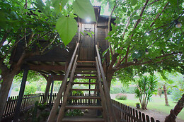 NATURE TREE HOUSE