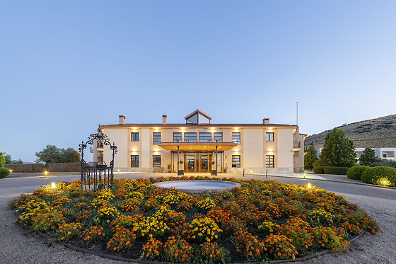 HOTEL SPA VILLA NAZULES - photo 0