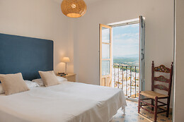 GRUPO BESARO HOTELS