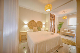 GRUPO BESARO HOTELS