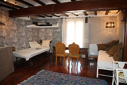 APARTAMENTOS VINO TINTO