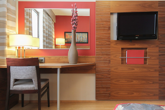 Hotel Haaga Central Park - photo 1