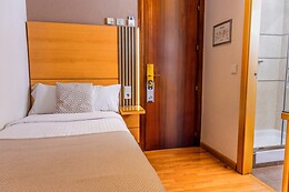 HOTEL SERRANO