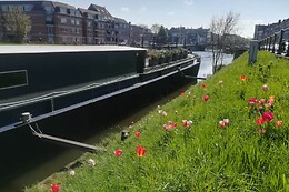 B3 (Bed & Breakfast Boat)